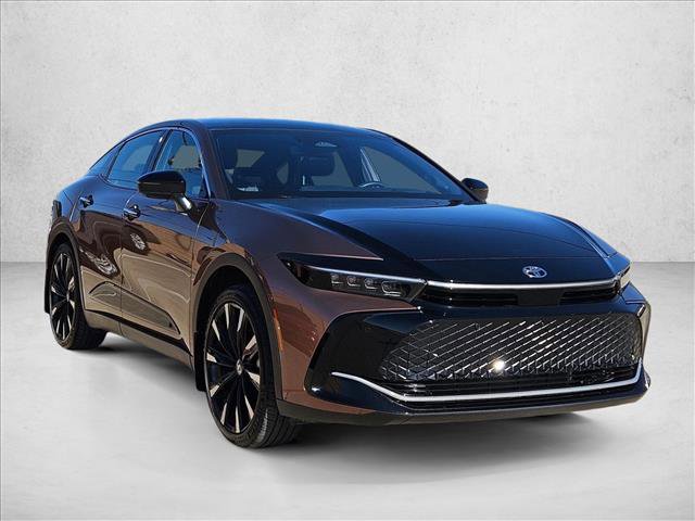 Used 2025 Toyota Crown Platinum image 3