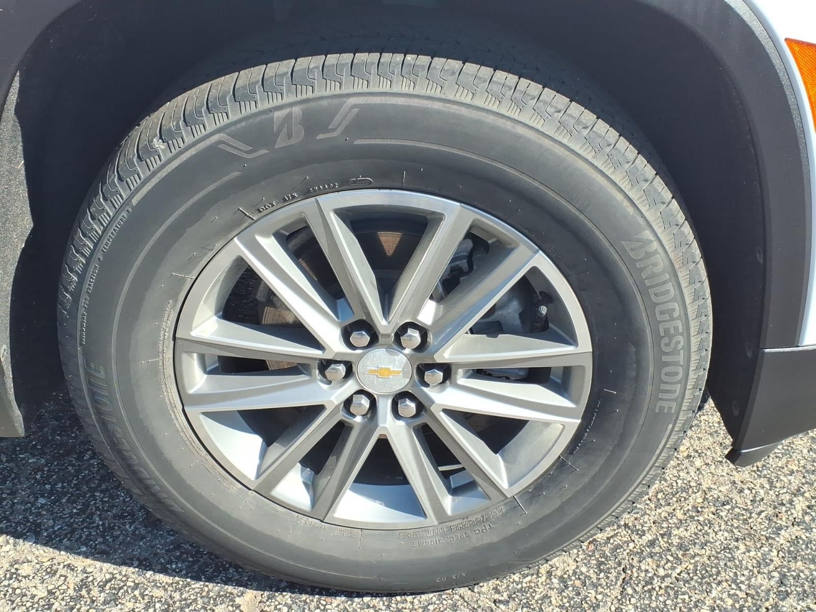 Used 2023 Chevrolet Traverse LT AWD/4WD image 17