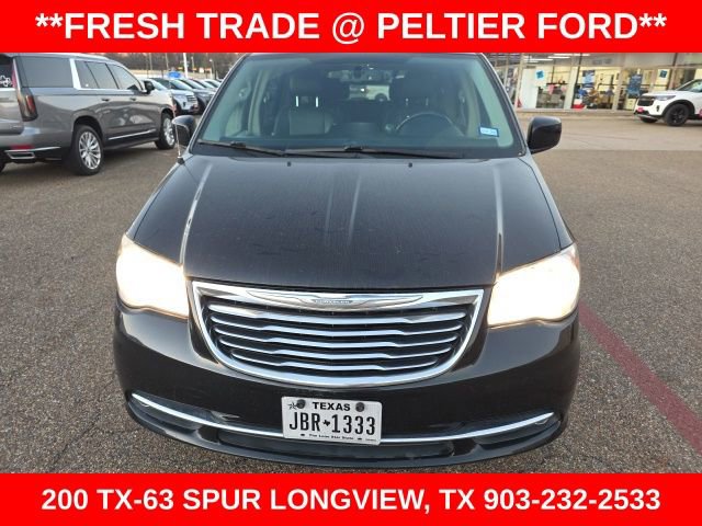 Used 2015 Chrysler Town & Country Touring image 2