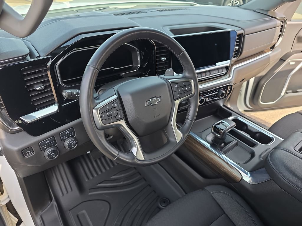 Certified 2022 Chevrolet Silverado 1500 RST w/ Convenience Package II AWD/4WD image 15