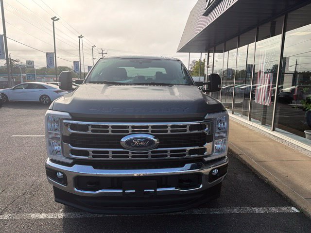 Used 2025 Ford F250 XLT AWD/4WD image 2