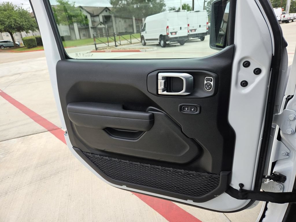 Used 2026 Jeep Wrangler Unlimited Rubicon AWD/4WD image 10