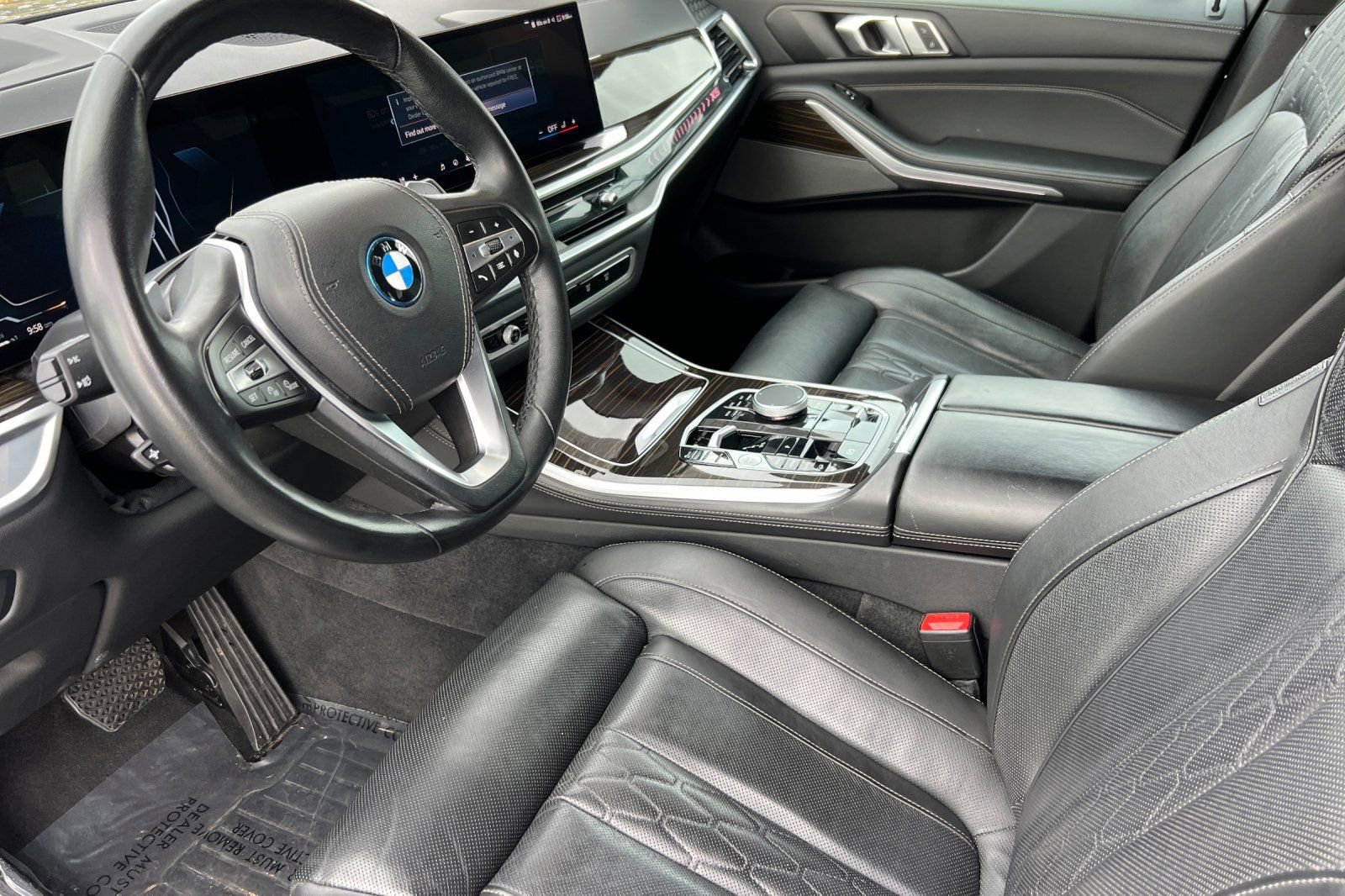 Used 2025 BMW X5 xDrive50e AWD/4WD image 13