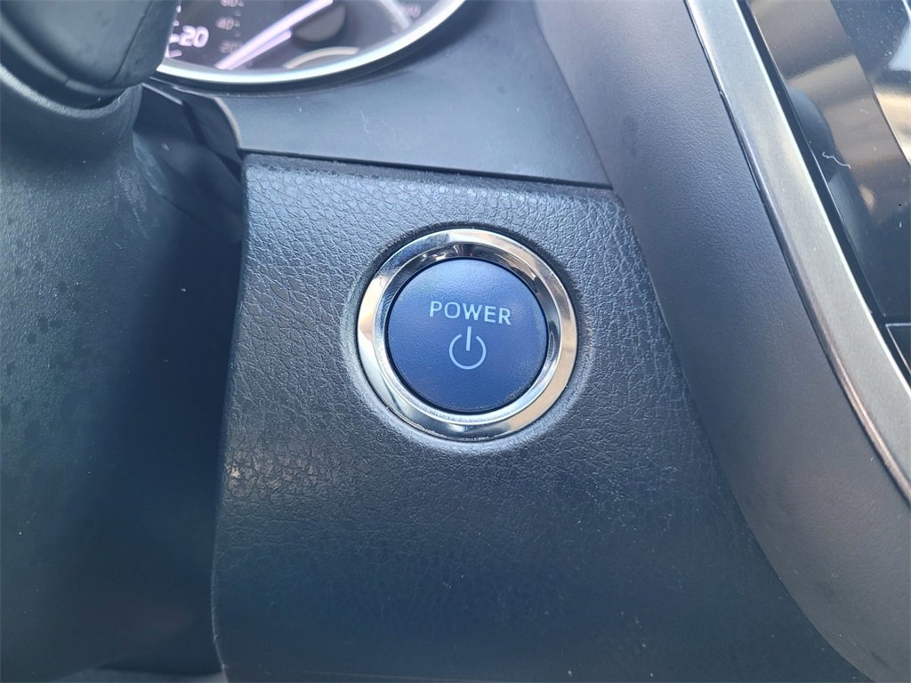 Used 2021 Toyota Camry XLE image 19