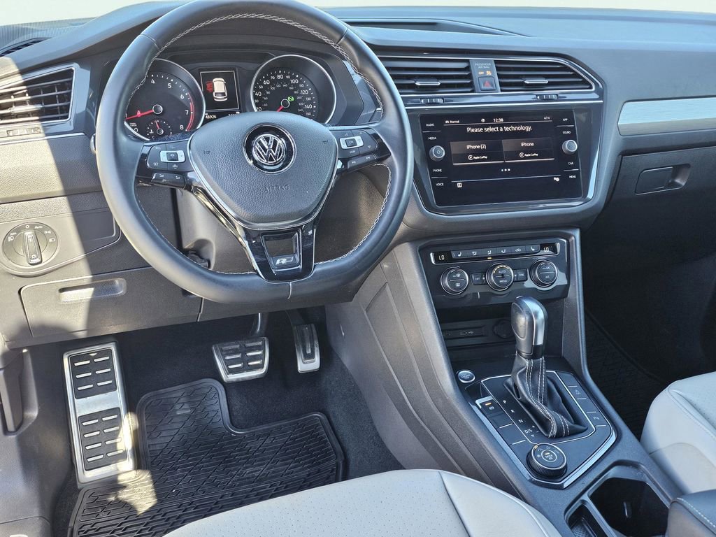 Used 2021 Volkswagen Tiguan SE R-Line image 35