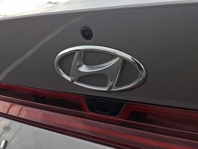 Used 2023 Hyundai Elantra Limited FWD image 29