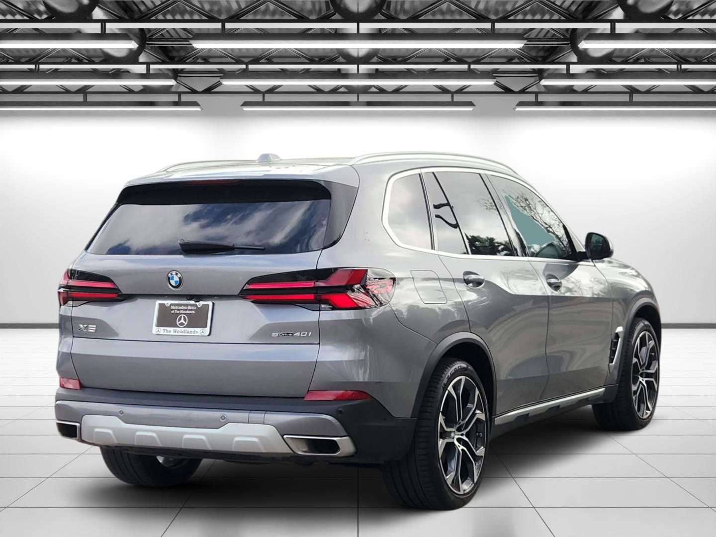 Used 2024 BMW X5 sDrive40i w/ Parking Assistance Package image 7