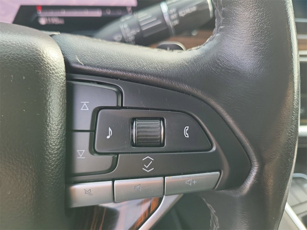 Used 2021 Cadillac Escalade Premium Luxury w/ LPO, Illumination Package image 6