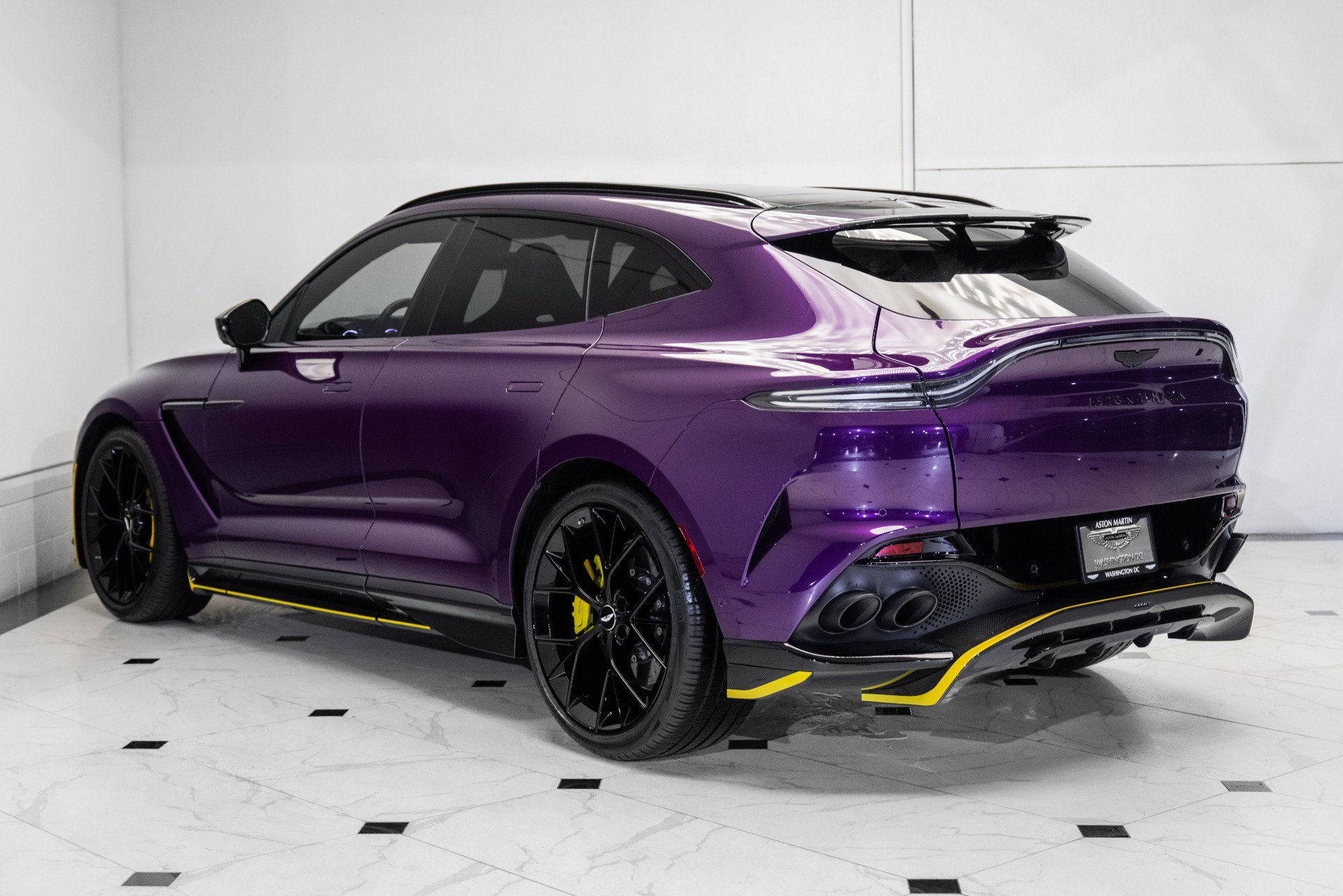 Used 2024 Aston Martin DBX 707 image 40