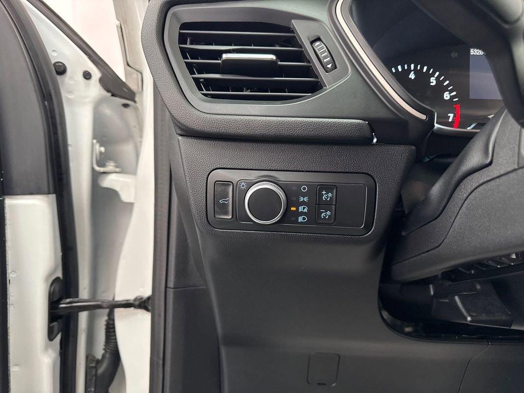 Used 2021 Ford Escape SE w/ SE Sport Appearance Package image 11
