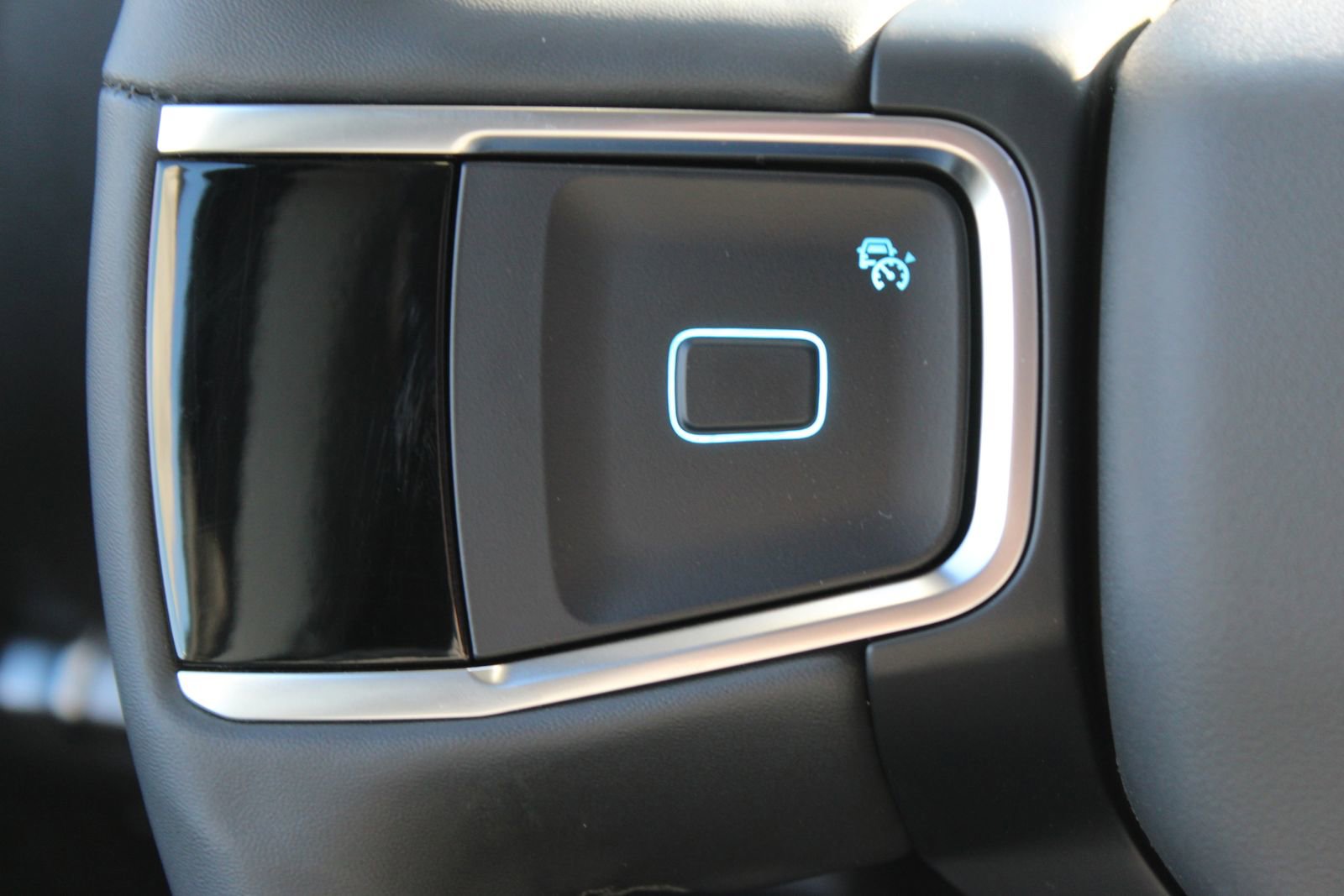 New 2025 Ford Expedition Active image 25