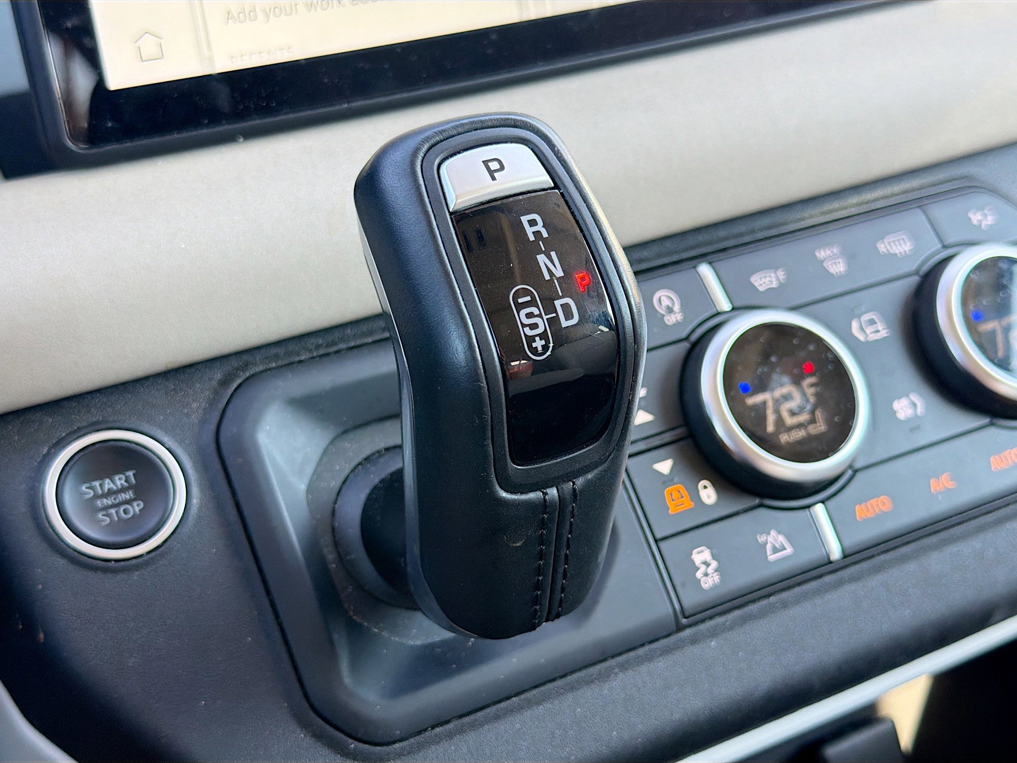 Used 2022 Land Rover Defender 110 SE image 29