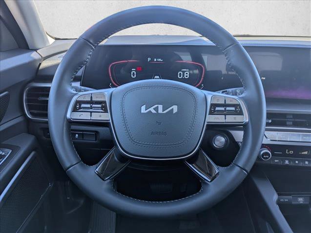 Used 2025 Kia Telluride LX image 13