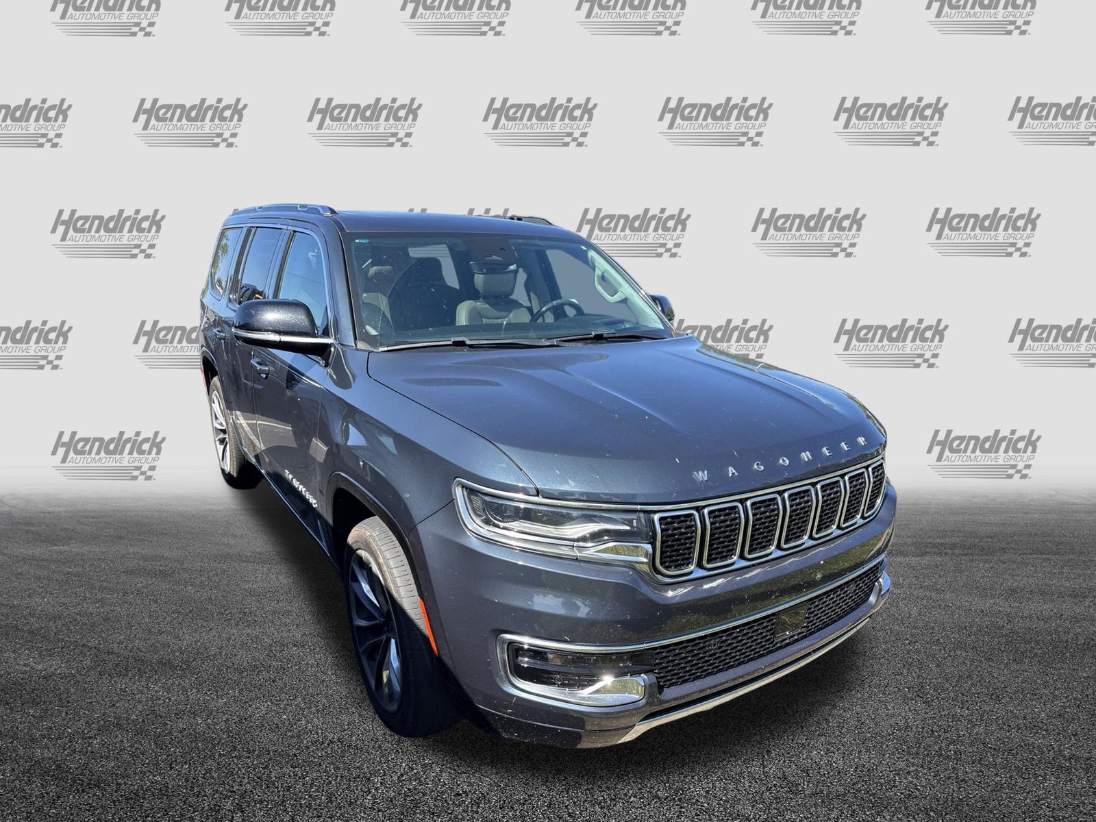 Used 2023 Jeep Wagoneer Series III w/ Premium Group I AWD/4WD image 2