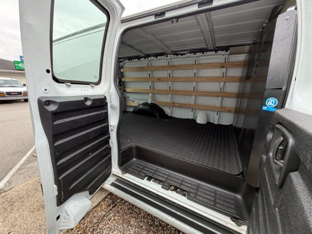 Used 2025 GMC Savana 2500 w/ Driver Convenience Package RWD image 4