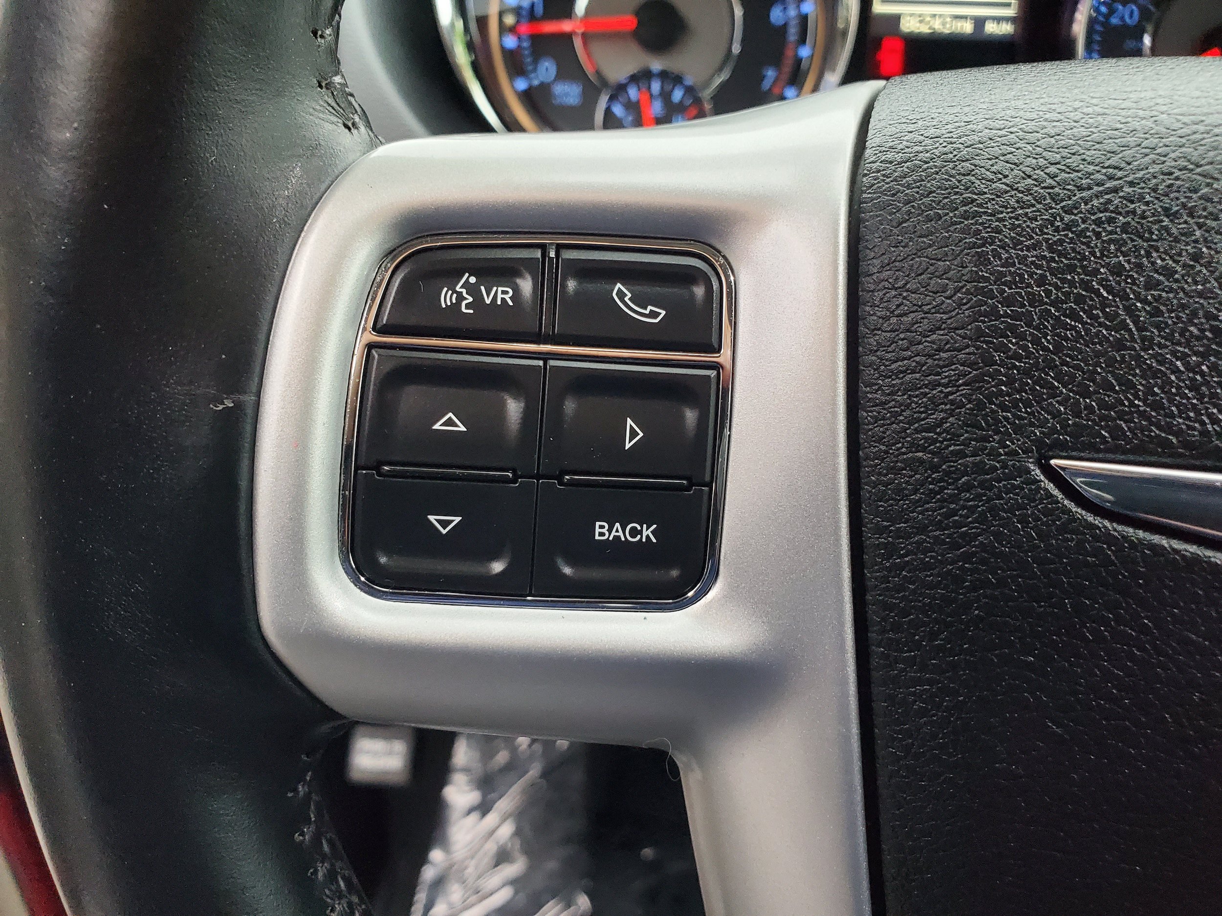 Used 2016 Chrysler Town & Country Touring FWD image 15