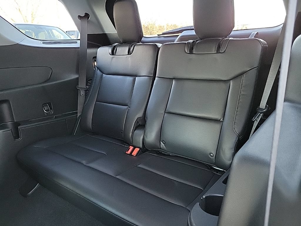 Used 2021 Ford Explorer XLT w/ Equipment Group 202A AWD/4WD image 15