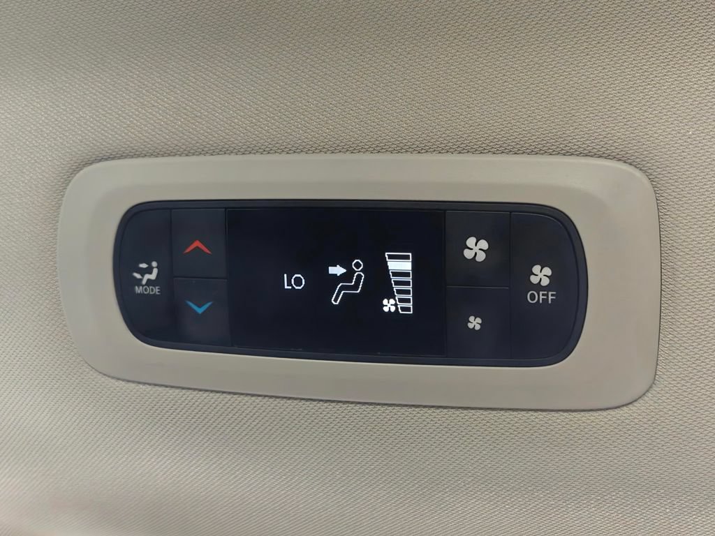 Used 2023 Chrysler Voyager LX FWD image 26
