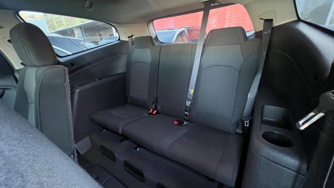 Used 2016 Chevrolet Traverse LT image 19