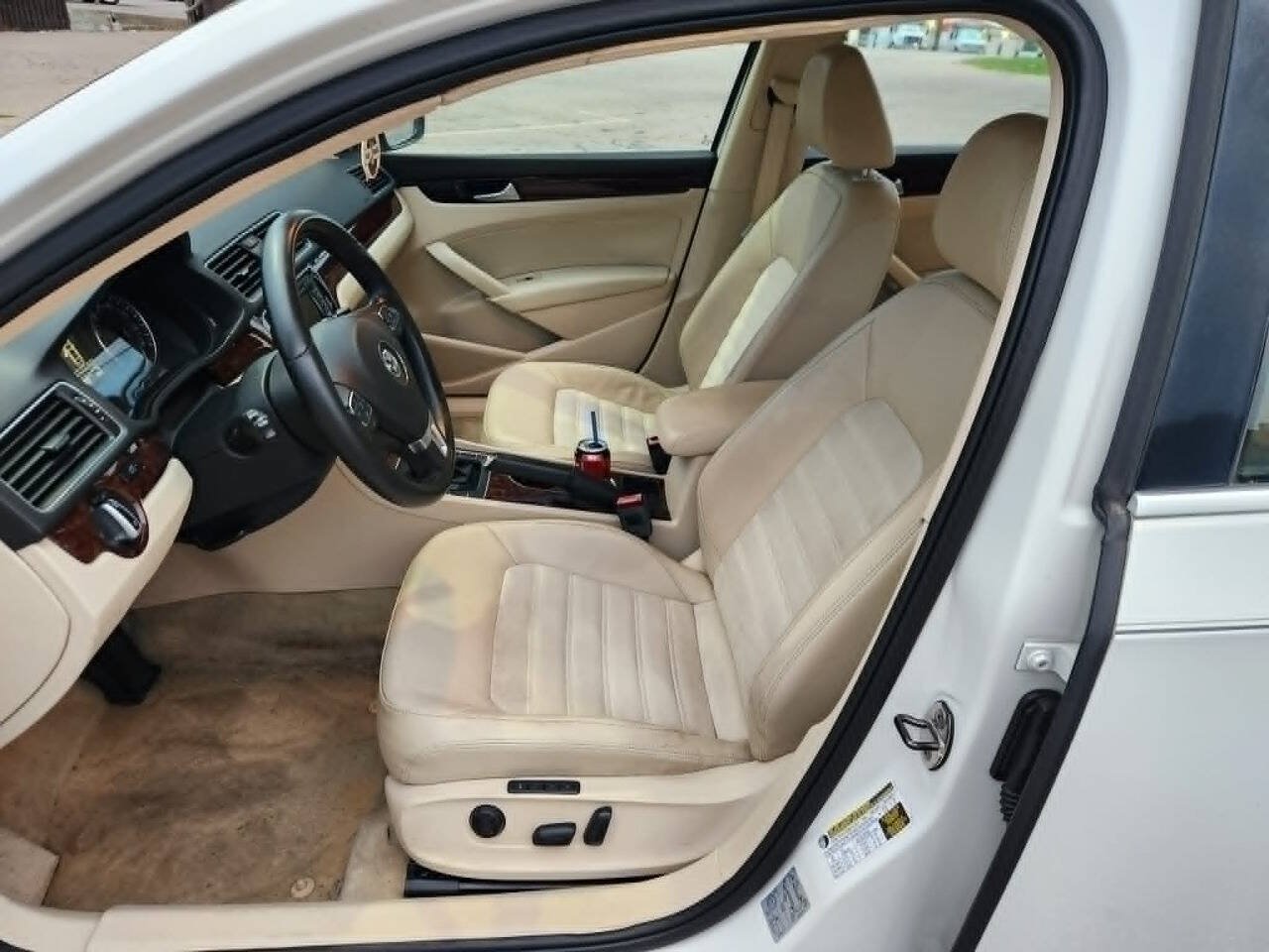 Used 2013 Volkswagen Passat 2.5 SEL Premium FWD image 11
