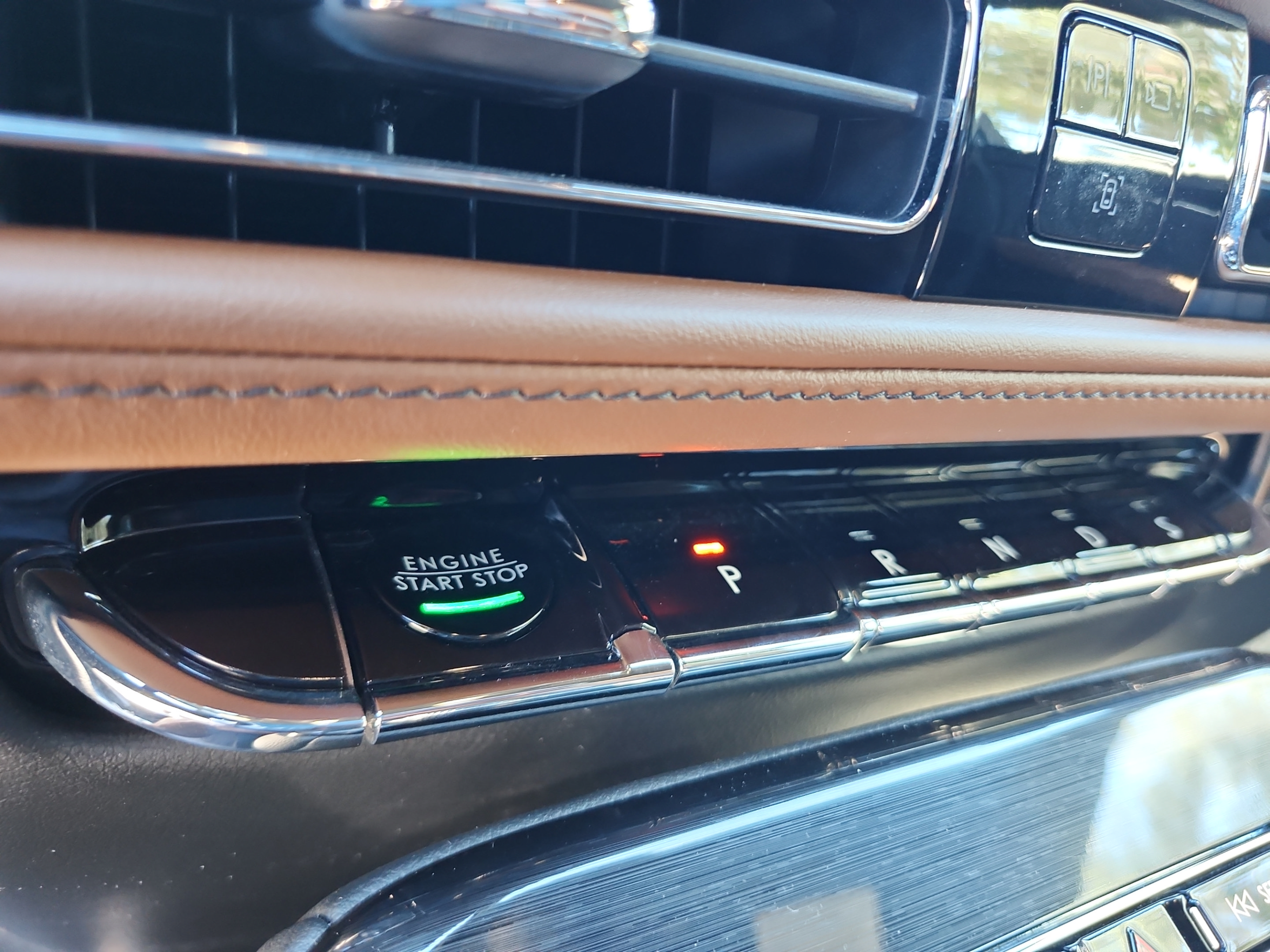 Used 2022 Lincoln Nautilus Reserve w/ Luxury Package FWD image 28
