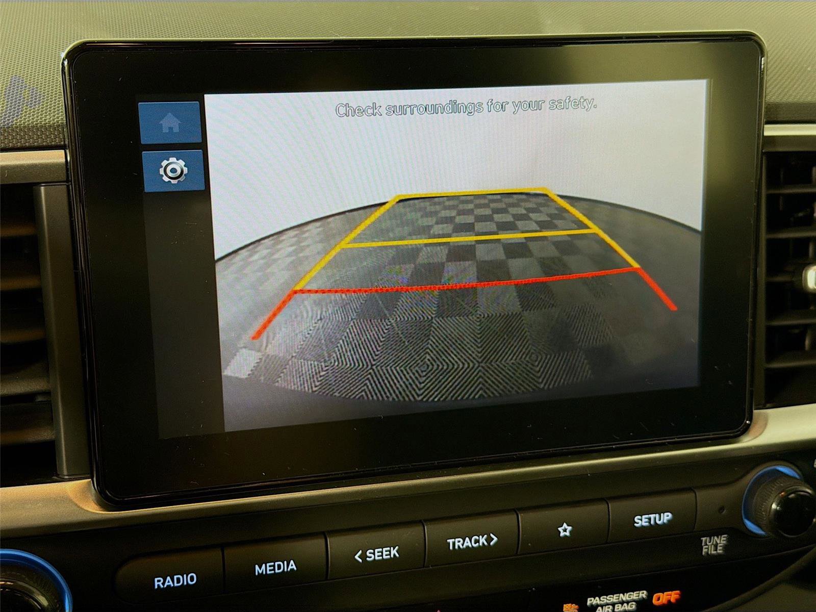 Used 2025 Hyundai Venue SEL FWD image 16