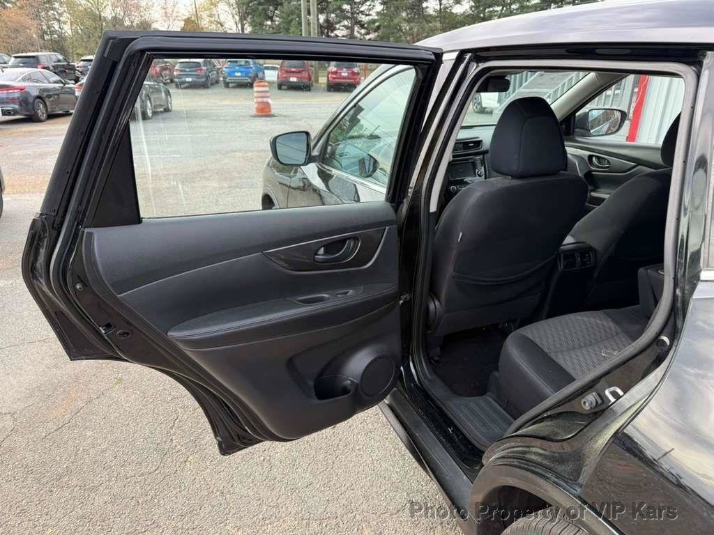 Used 2020 Nissan Rogue S FWD image 10