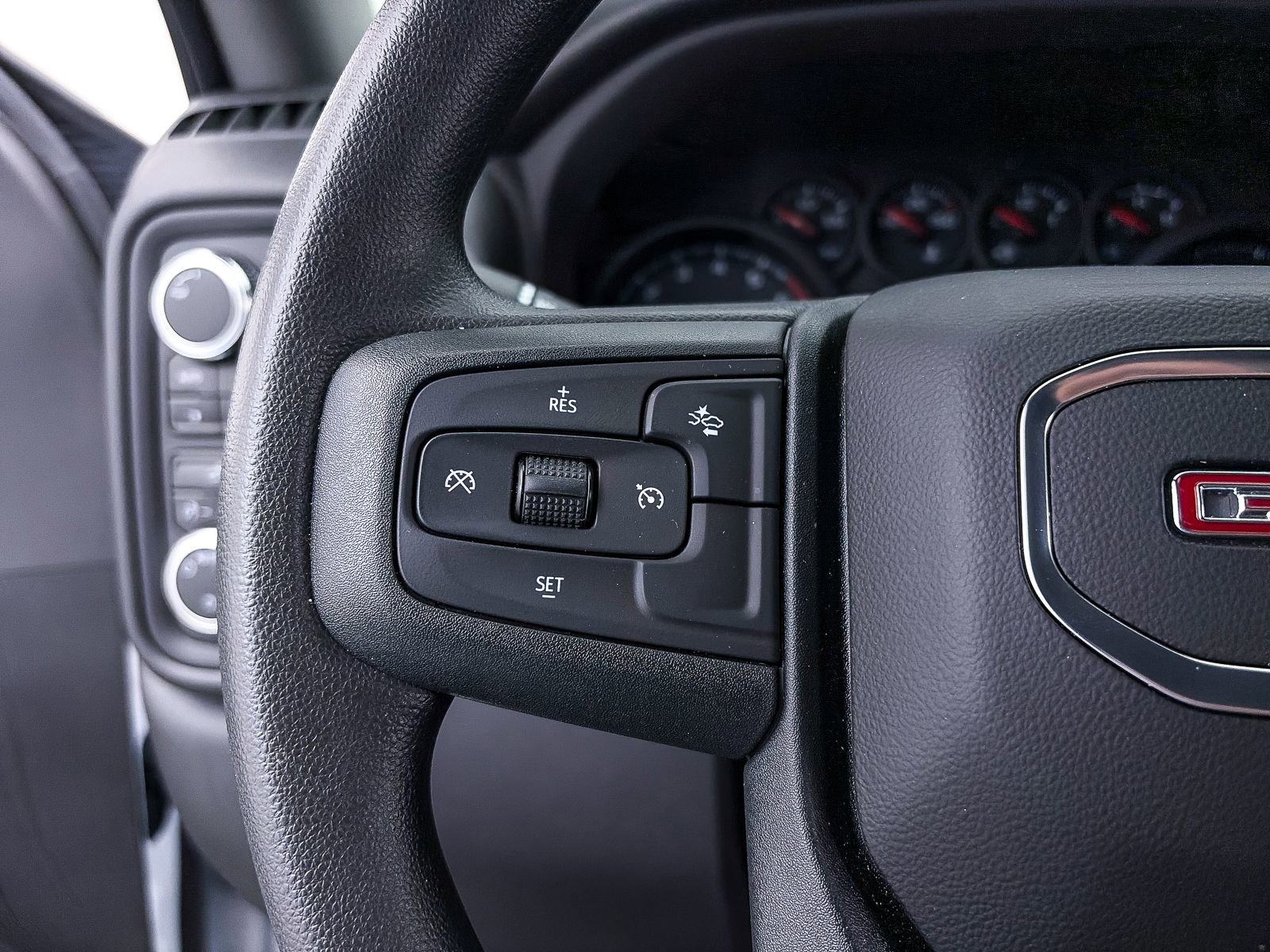 Used 2025 GMC Sierra 1500 AT4X image 28