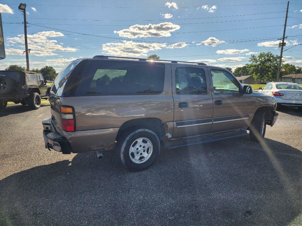 Used 2004 Chevrolet Suburban LS w/ Preferred Equipment Group RWD image 2