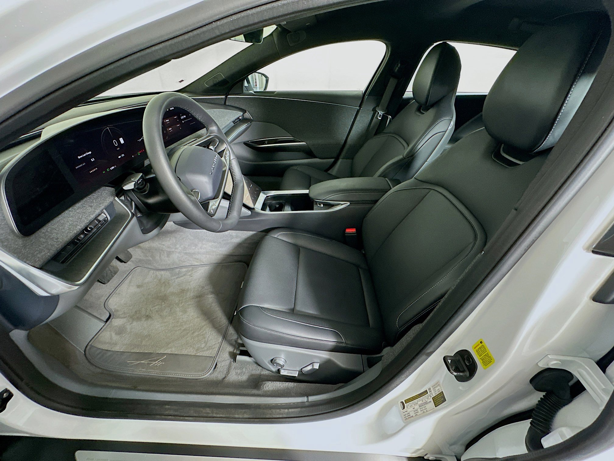 Used 2024 Lucid Air Pure RWD image 13