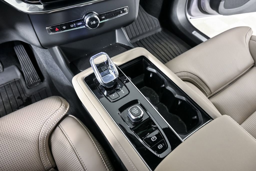 Certified 2026 Volvo XC90 T8 Ultra image 19
