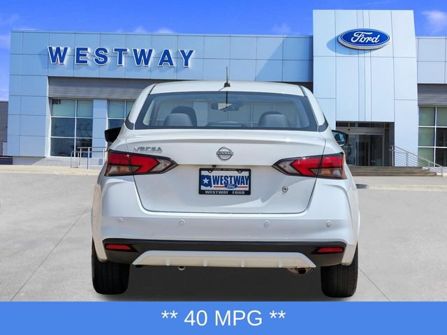 Used 2023 Nissan Versa S FWD image 4
