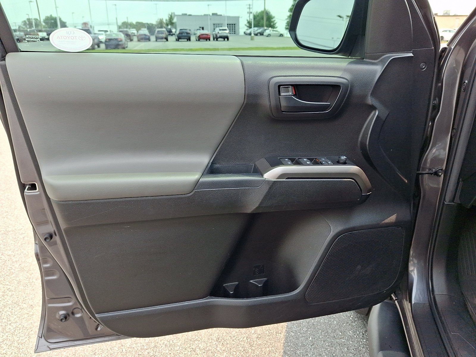Certified 2023 Toyota Tacoma SR5 AWD/4WD image 13