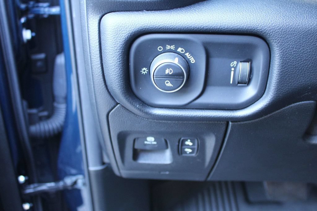 Used 2020 RAM 1500 Big Horn w/ Built-to-serve Edition RWD image 28