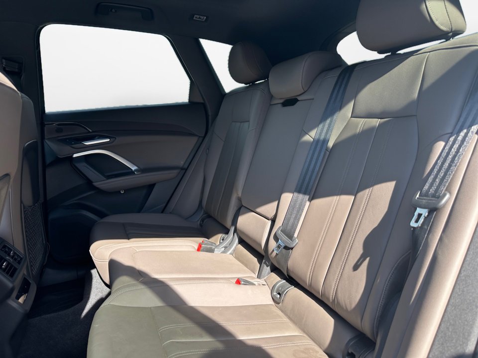 Certified 2025 Audi Q5 Premium w/ Convenience Package image 15