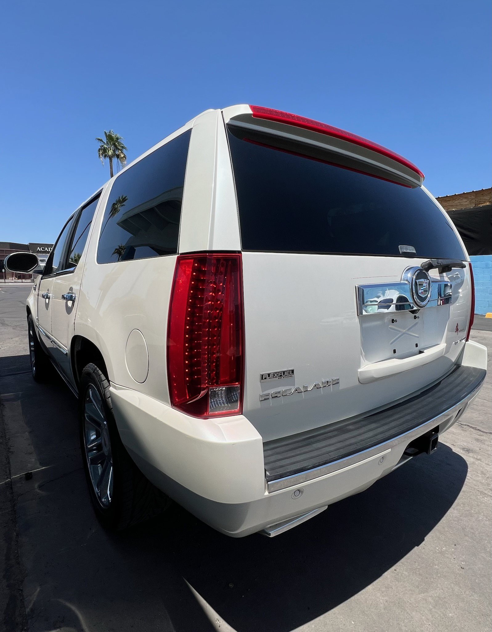 Used 2012 Cadillac Escalade Platinum AWD/4WD image 6