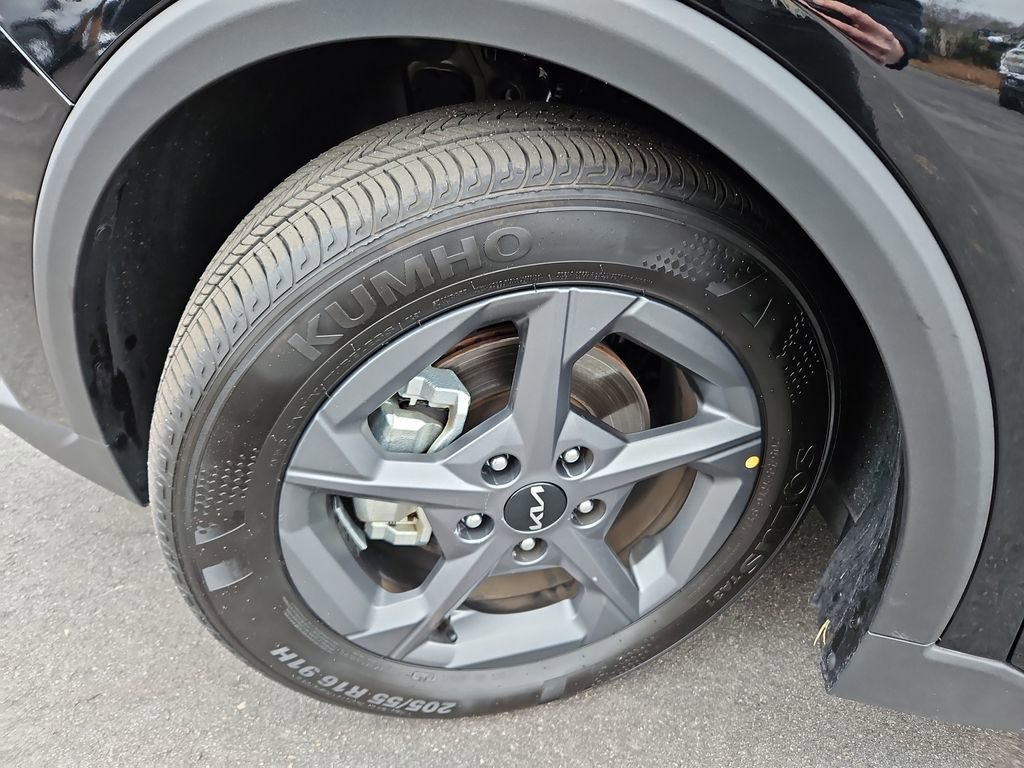 Used 2025 Kia K4 LXS image 30