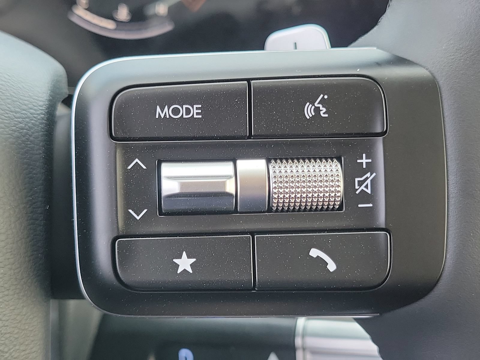New 2026 Hyundai Santa Fe SEL FWD image 9