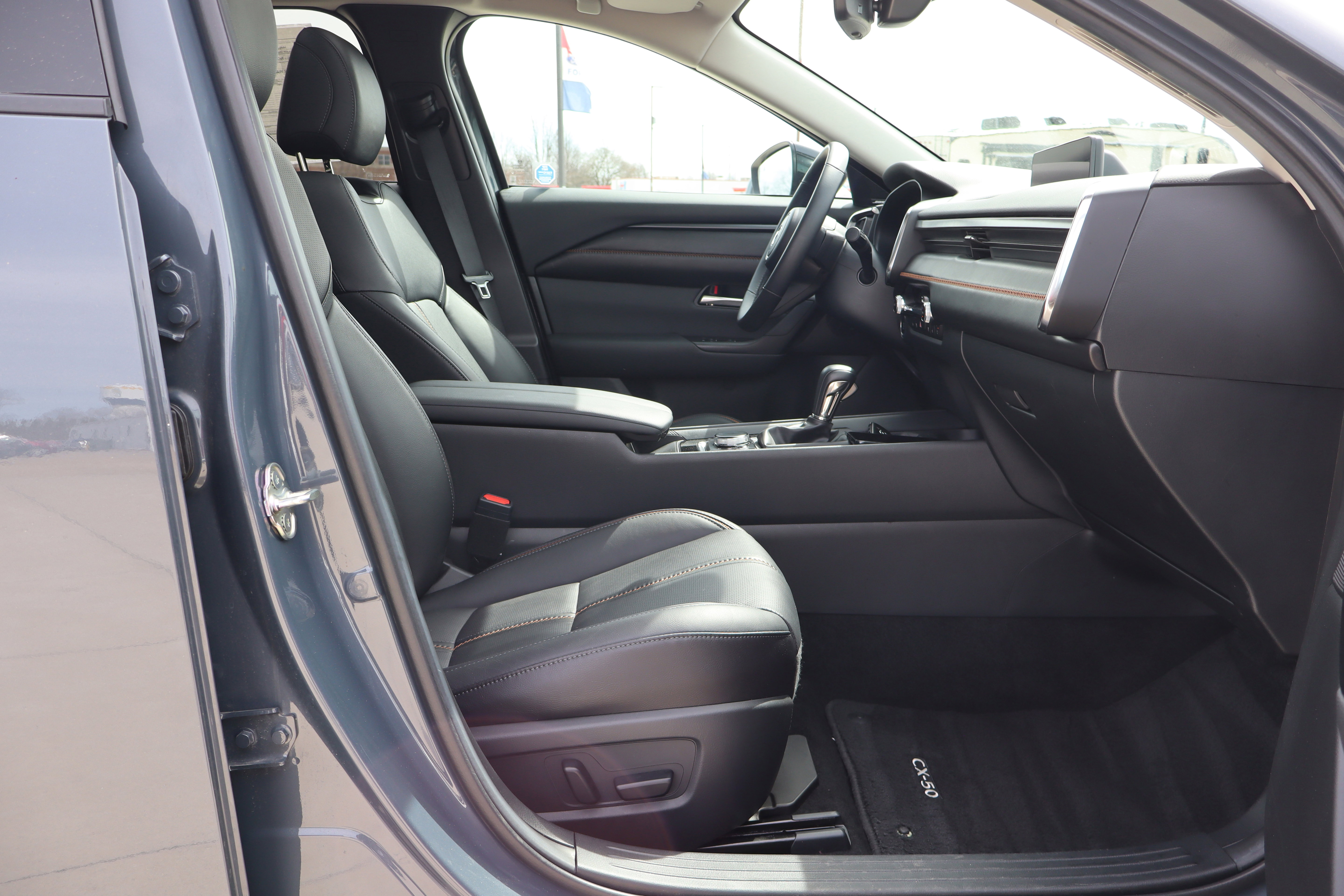 Used 2025 MAZDA CX-50 AWD 2.5 S w/ Premium Plus Pkg image 13