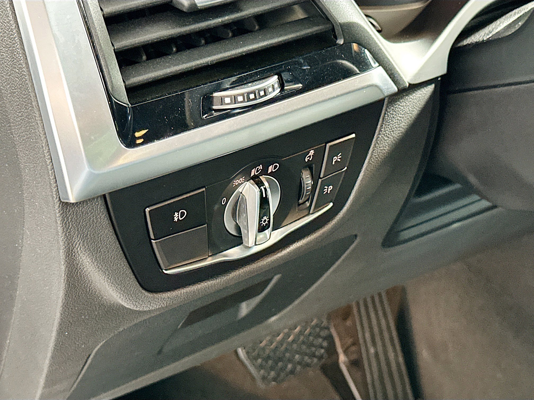 Used 2020 BMW X3 sDrive30i image 10