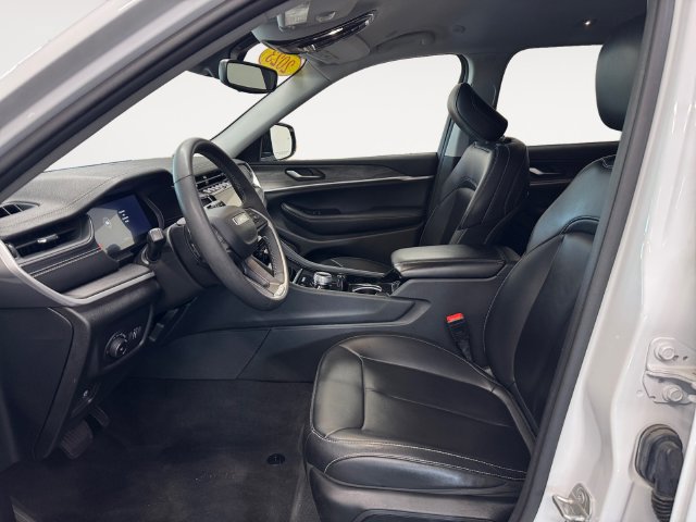 Used 2023 Jeep Grand Cherokee L Limited AWD/4WD image 7