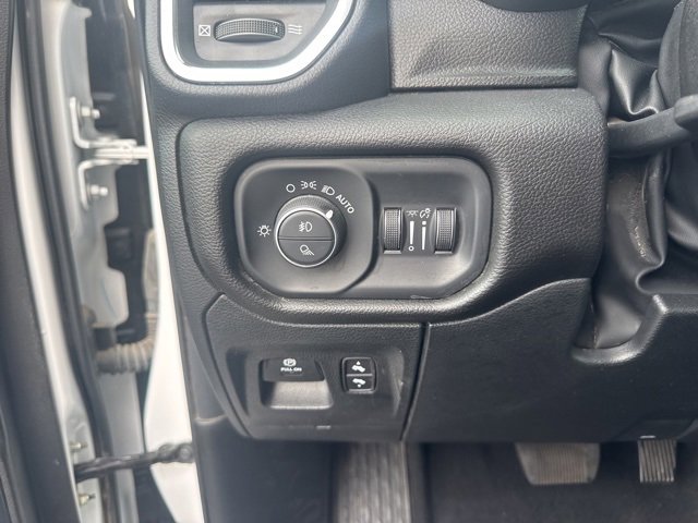 Used 2025 RAM 1500 Laramie image 13