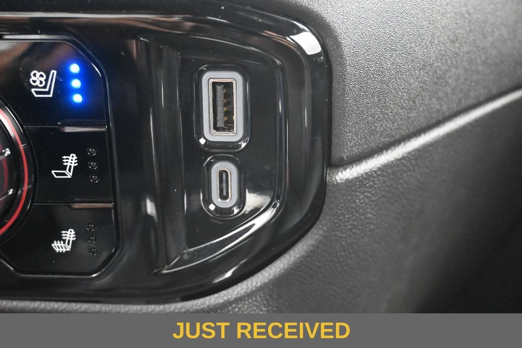 Used 2025 GMC Sierra 1500 SLT w/ SLT Premium Package AWD/4WD image 18