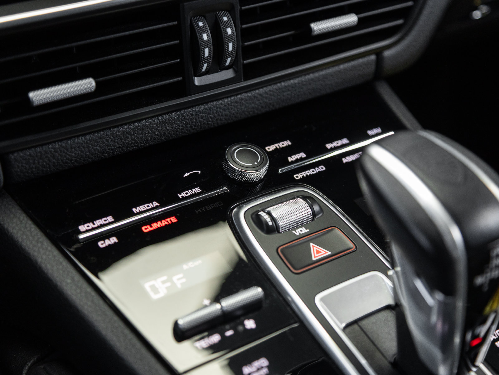 Certified 2023 Porsche Cayenne Platinum Edition AWD/4WD image 26
