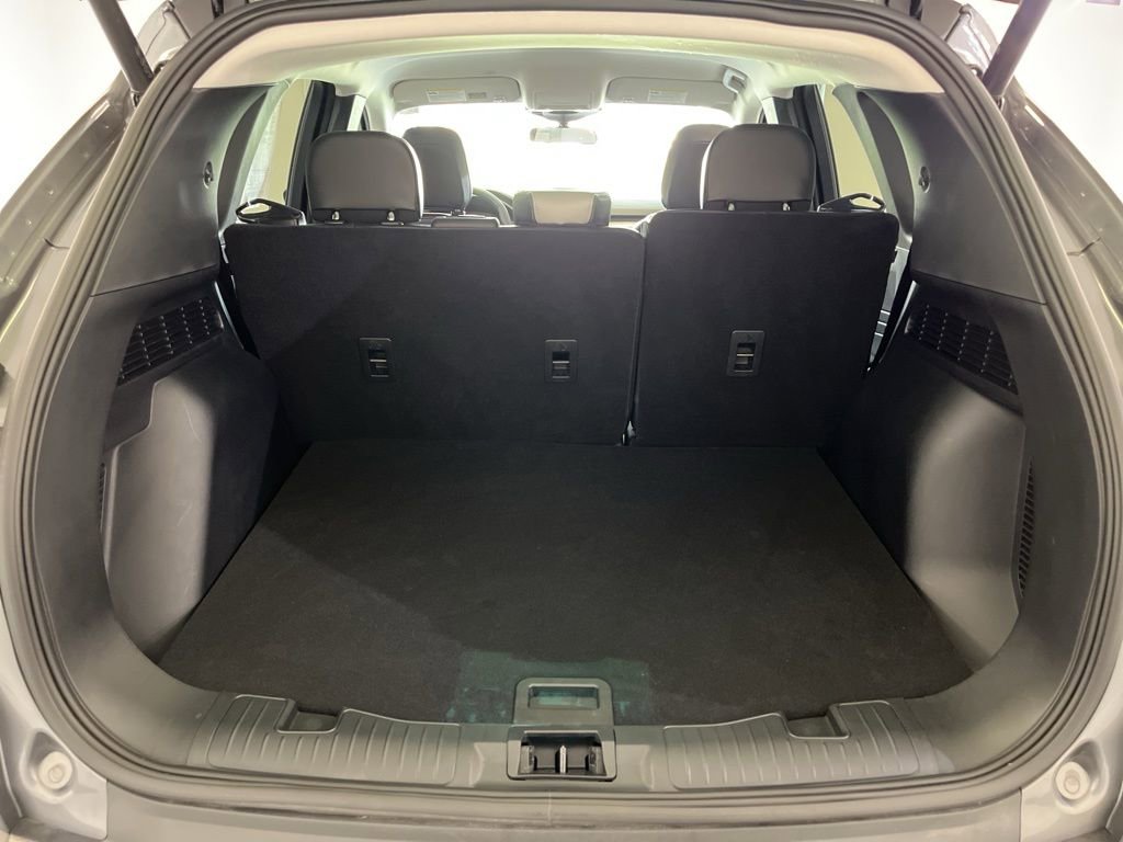 Used 2025 Ford Escape SE FWD image 11