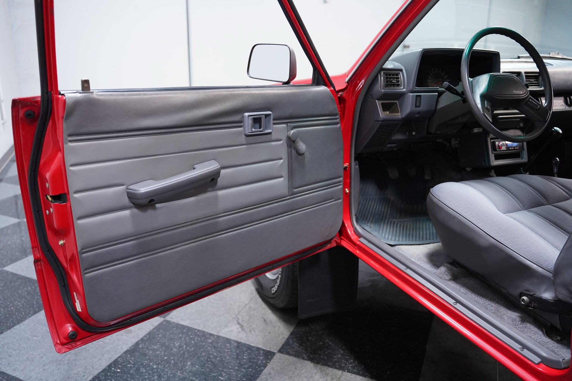 Used 1988 Toyota Pickup 4x4 Regular Cab image 29