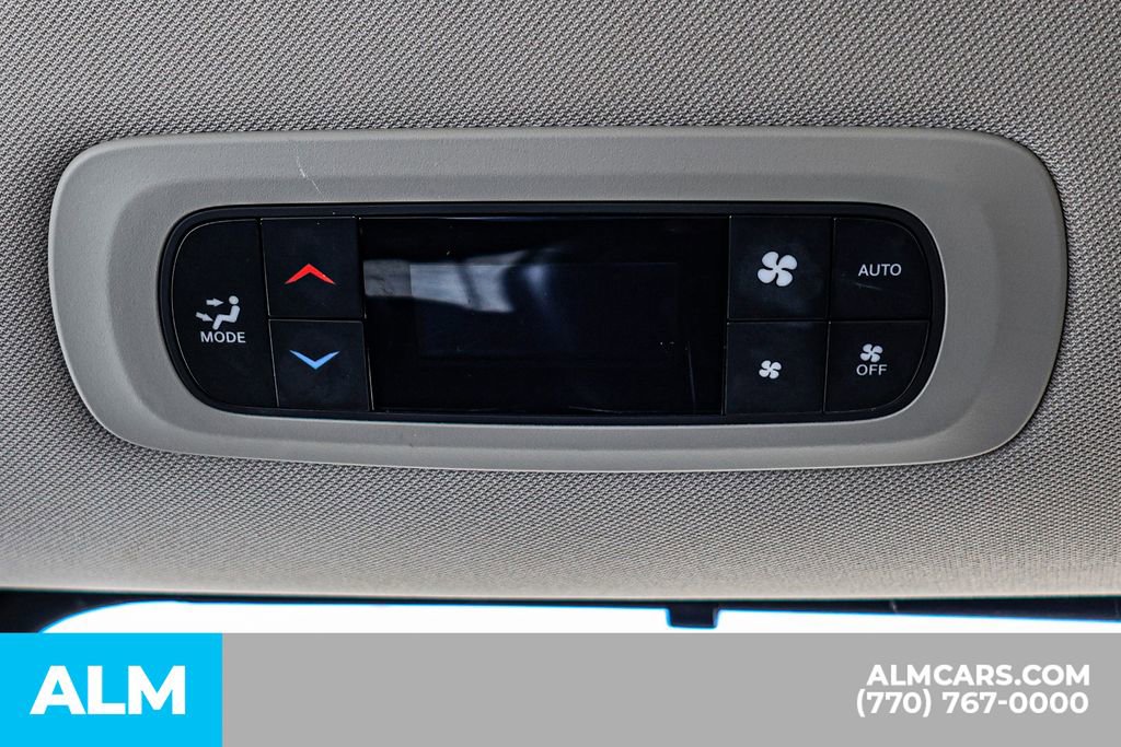Used 2024 Chrysler Pacifica Touring-L FWD image 61