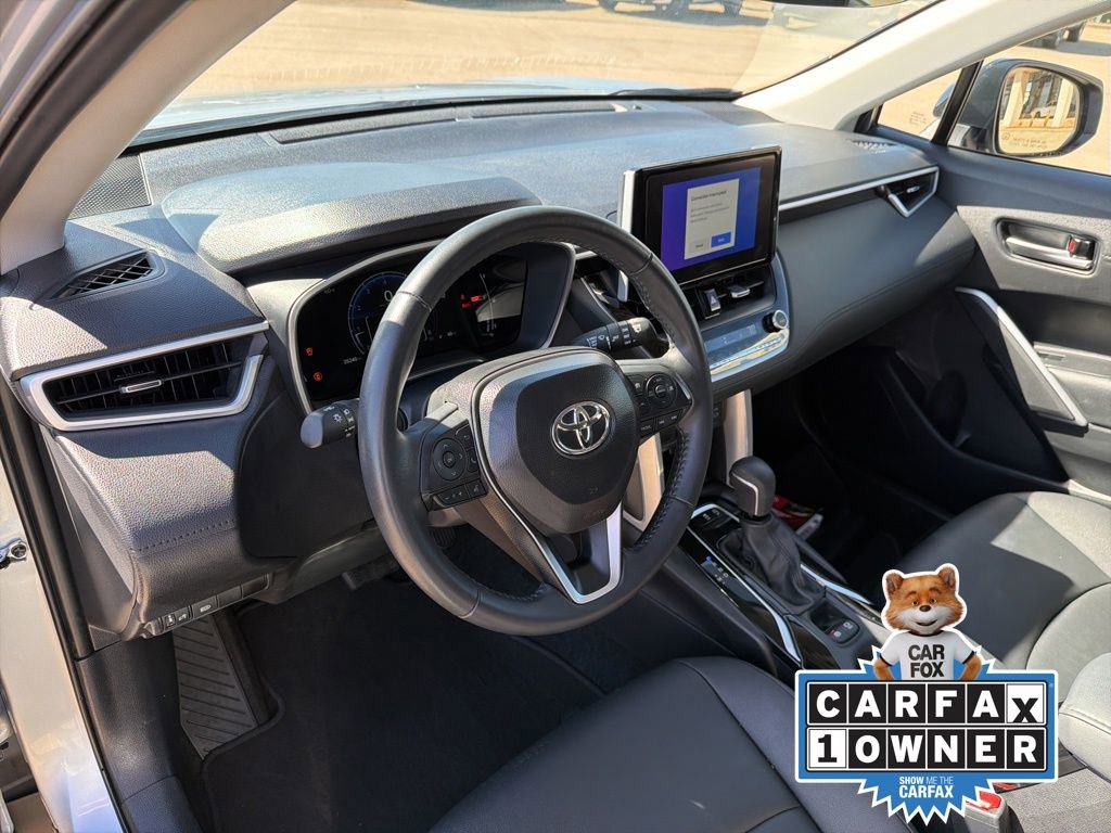 Used 2025 Toyota Corolla Cross XLE image 13