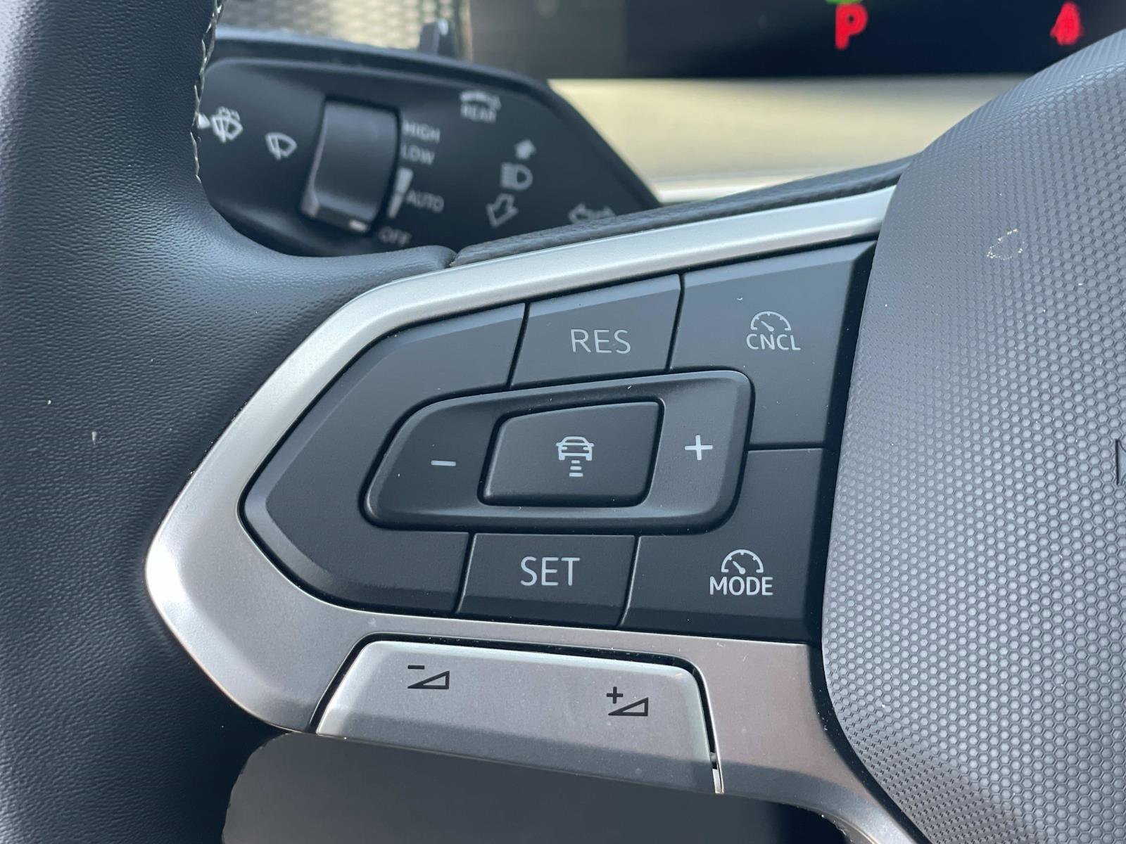 Certified 2025 Volkswagen Tiguan S FWD image 9