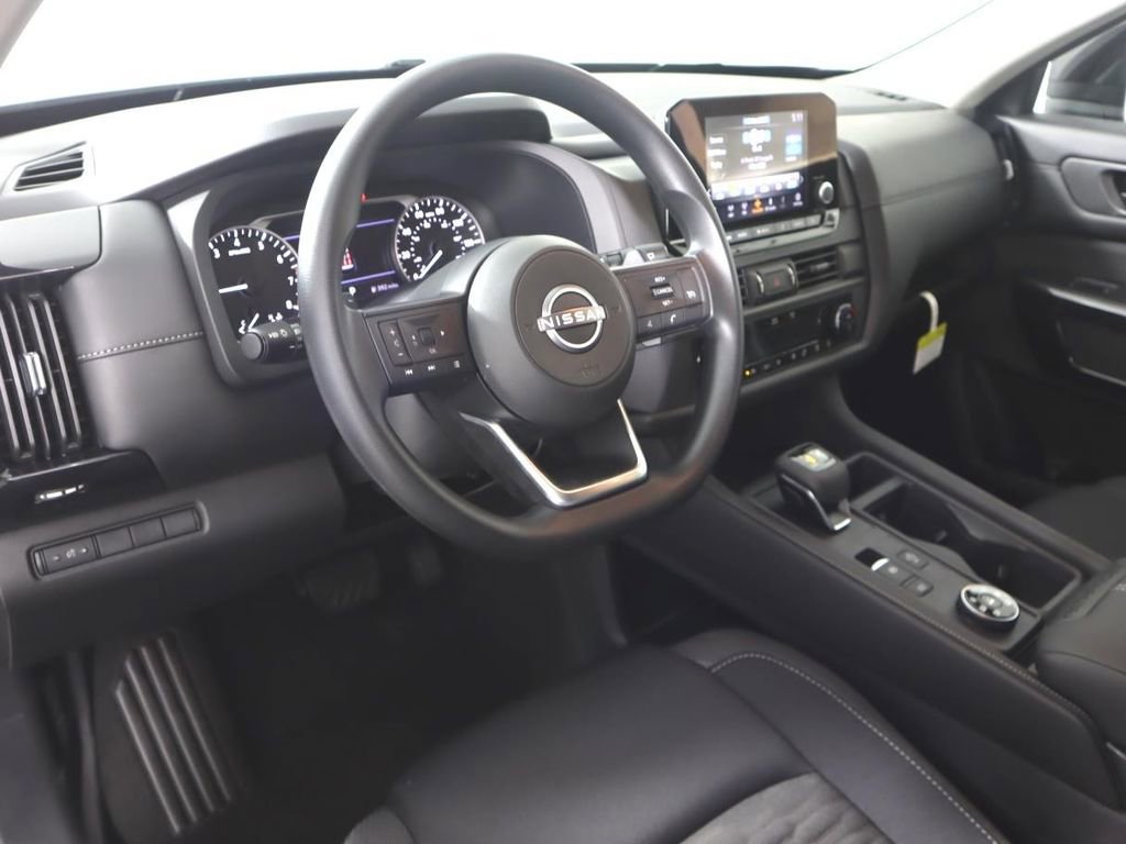 Certified 2025 Nissan Pathfinder S image 9